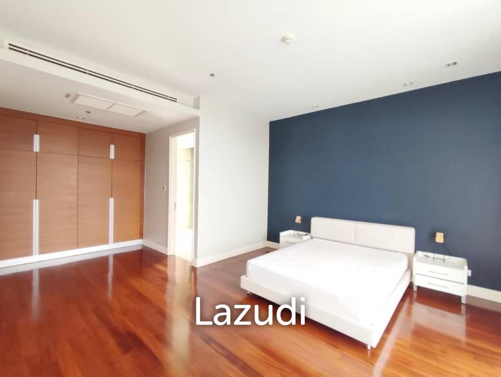Spacious The Cove Condo For Sale at Pattaya
