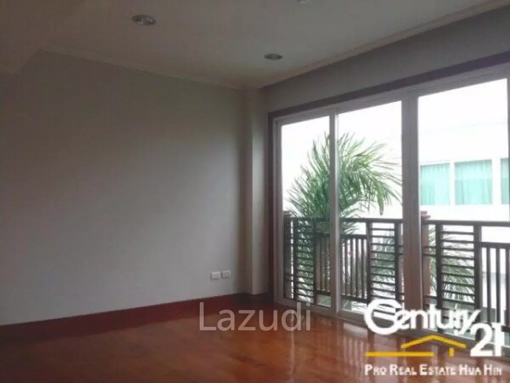 3 Bed Sea View Beachfront Condo