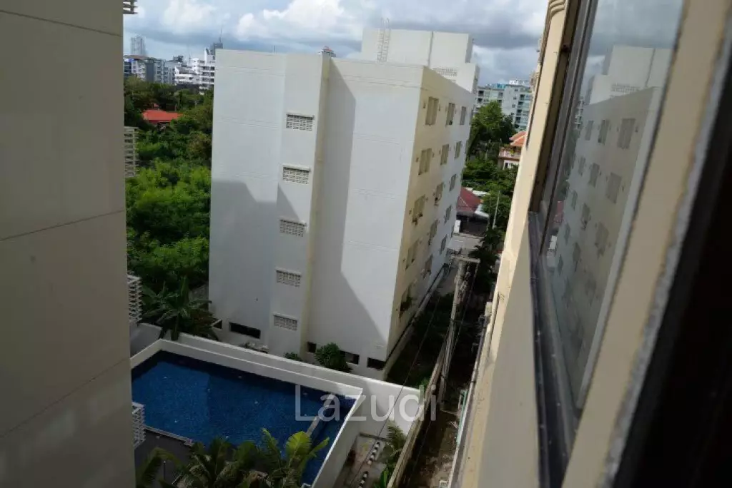 Studio 1 Bath 30 SQ.M Thepthip Mansion
