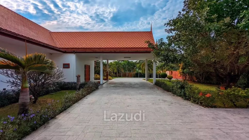 Large Garden House for Sale in Mabprachan