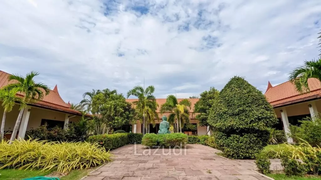 Large Garden House for Sale in Mabprachan
