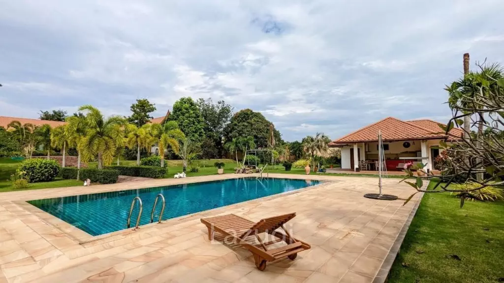 Large Garden House for Sale in Mabprachan
