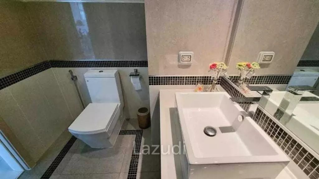High Floor Wong Amat Tower for Sale in Pattaya