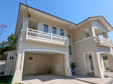 Jomtien House with Private Pool for Sale