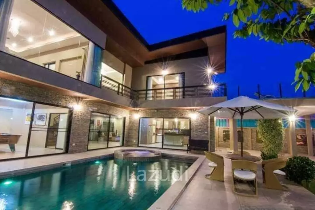 5 Bedrooms House for Sale in Huay Yai