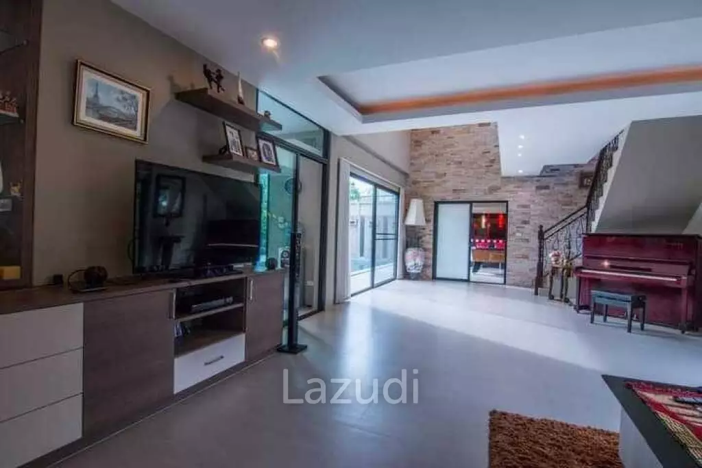 5 Bedrooms House for Sale in Huay Yai
