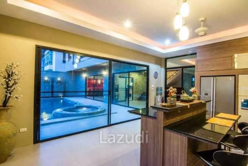 5 Bedrooms House for Sale in Huay Yai