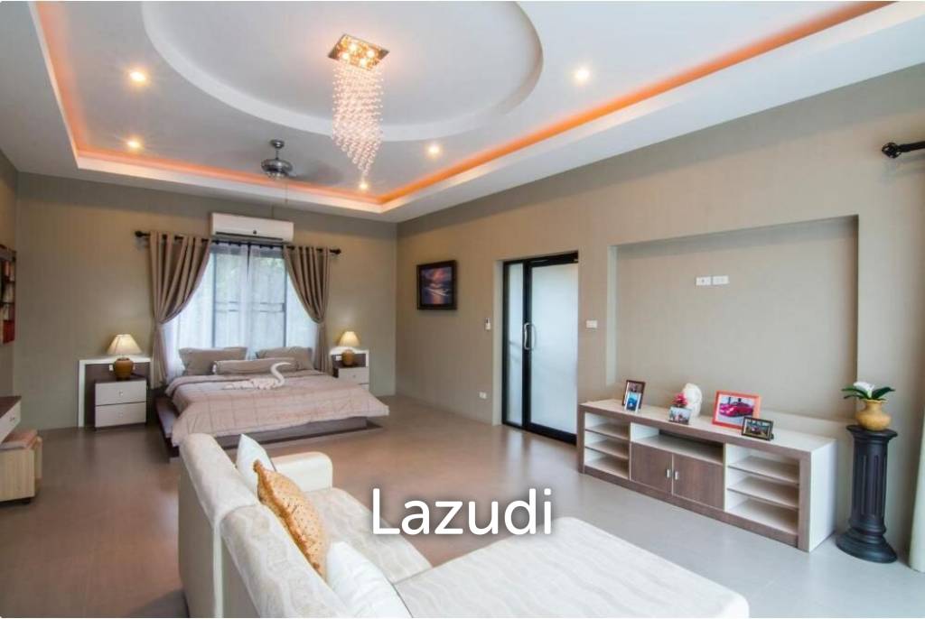 5 Bedrooms House for Sale in Huay Yai