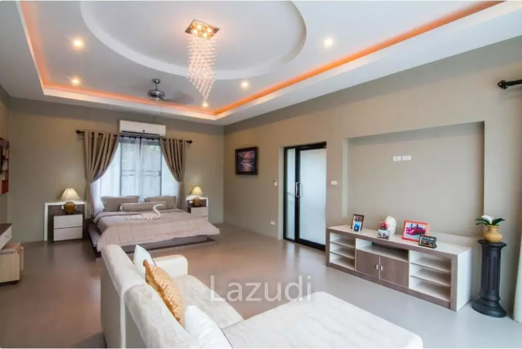 5 Bedrooms House for Sale in Huay Yai