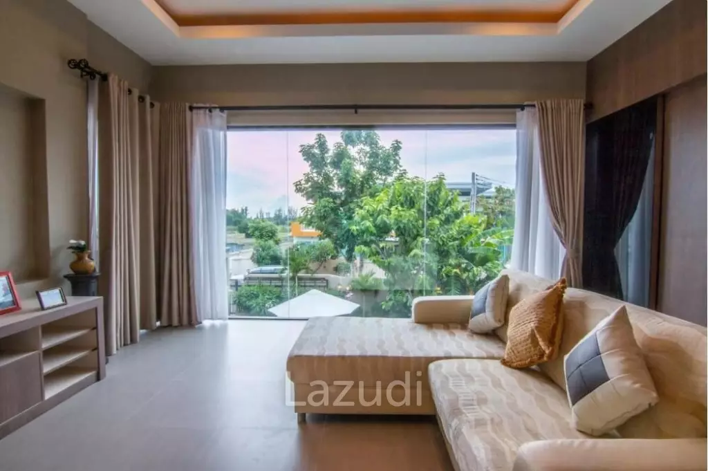 5 Bedrooms House for Sale in Huay Yai