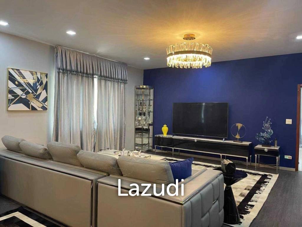 Luxurious Pool Villa in Huay Yai for Sale.