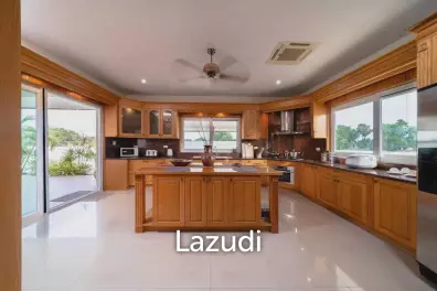 Luxurious Pool Villa in Huay Yai for Sale.