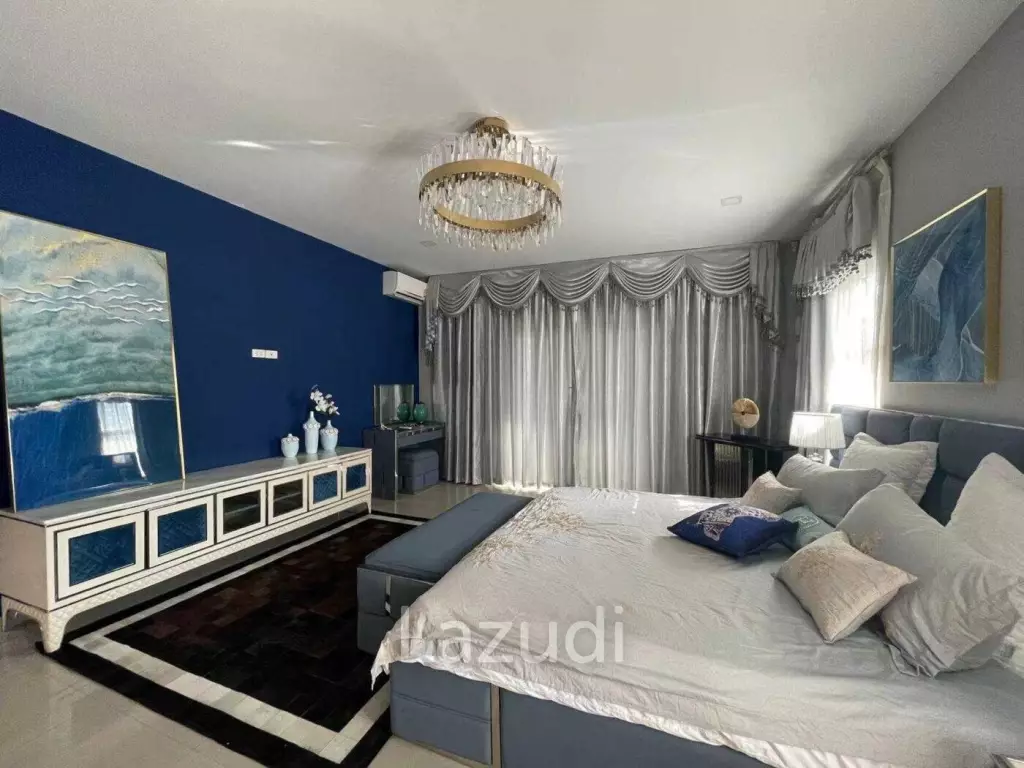 Luxurious Pool Villa in Huay Yai for Sale.