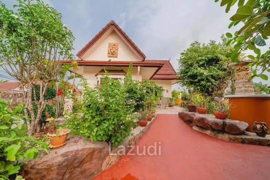 Luxurious Pool Villa in Huay Yai for Sale.