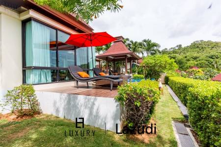 Panorama / Khao Tao: 3 Schlafzimmer Villa mit Meerblick