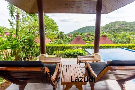 Panorama / Khao Tao: 3 Schlafzimmer Villa mit Meerblick