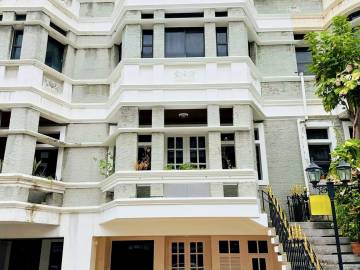 4 Bed 5 Bath 400 SQ.M Moo Baan Chicha Castle