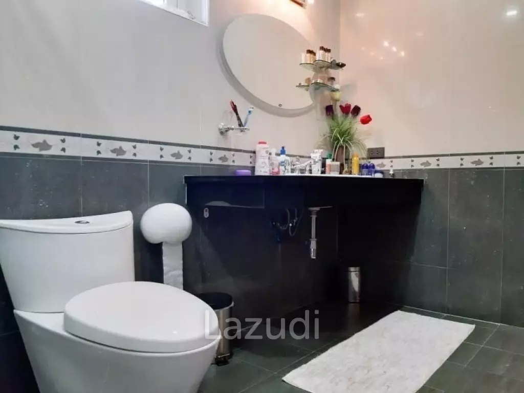 Pool Villa Full Furniture for Sale in East Pattaya