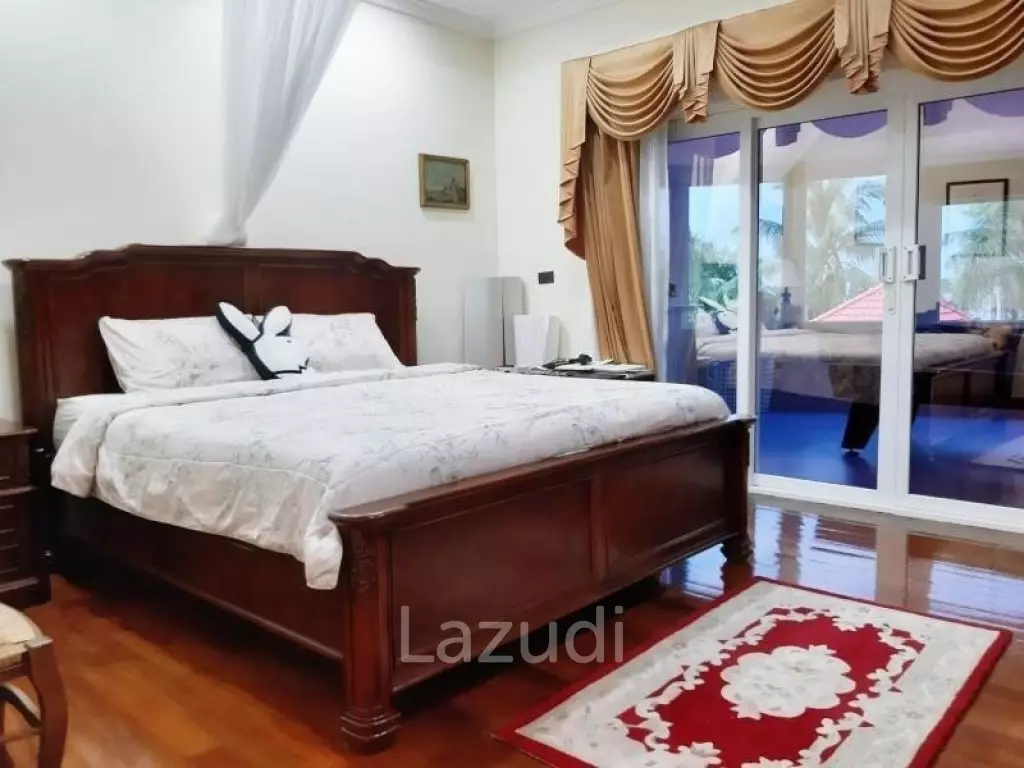 Pool Villa Full Furniture for Sale in East Pattaya