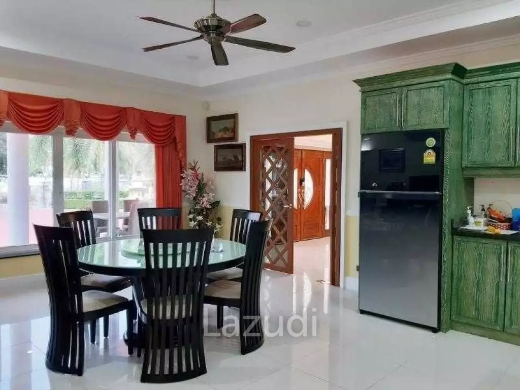 Pool Villa Full Furniture for Sale in East Pattaya