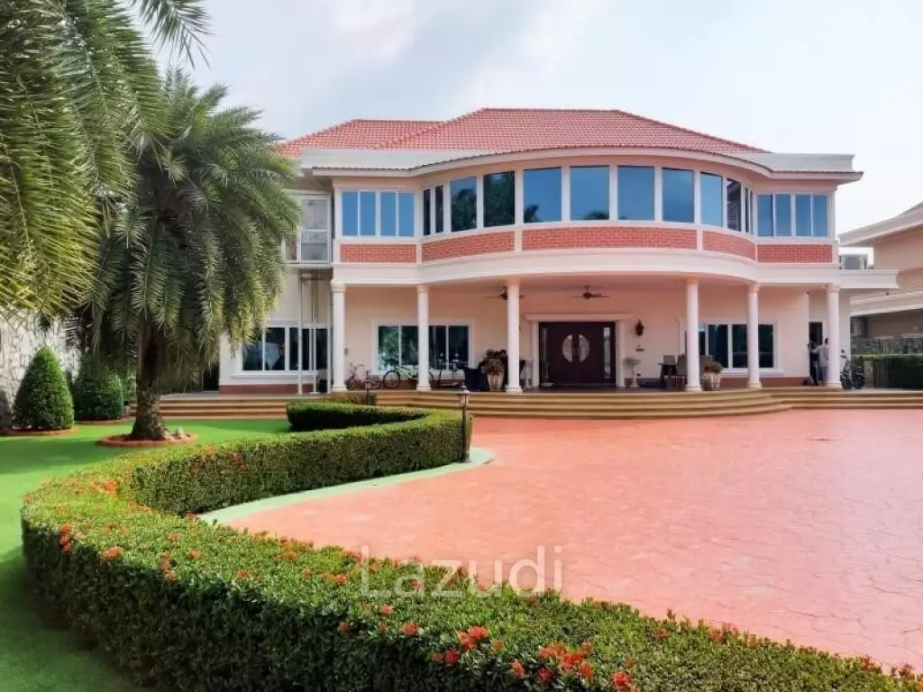 Pool Villa Full Furniture for Sale in East Pattaya