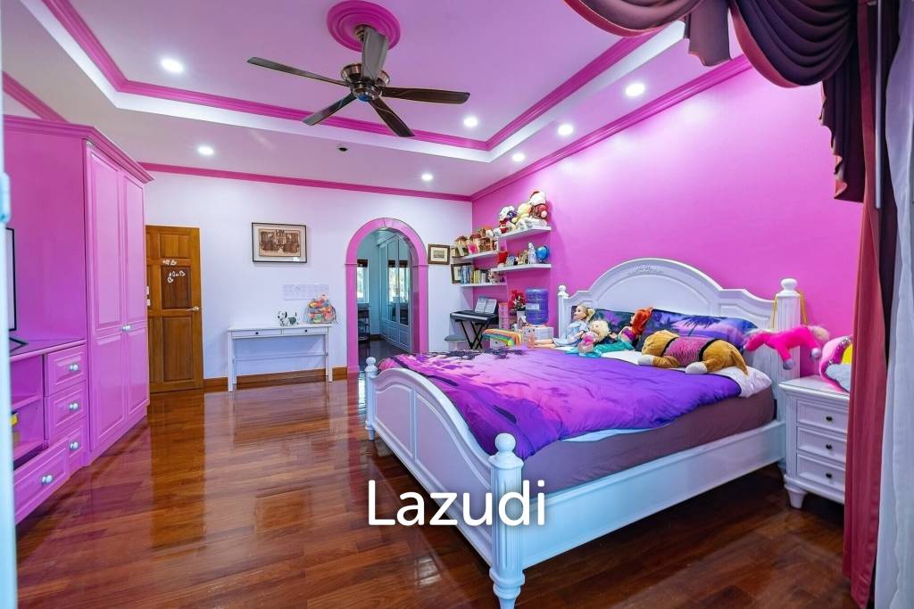 Pool Villa Full Furniture for Sale in East Pattaya