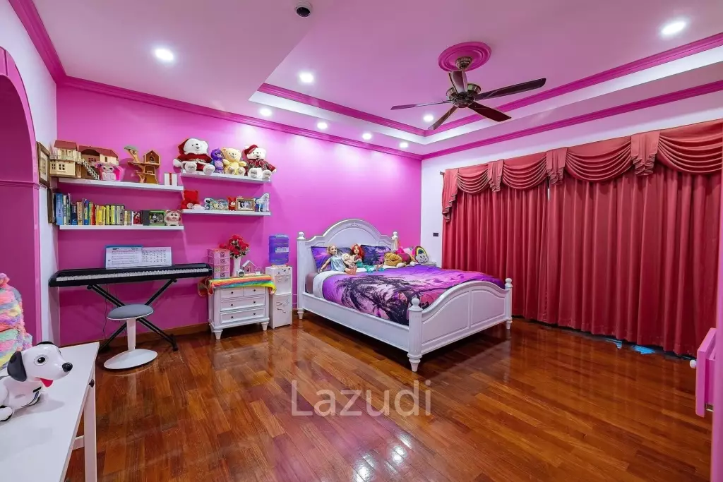 Pool Villa Full Furniture for Sale in East Pattaya