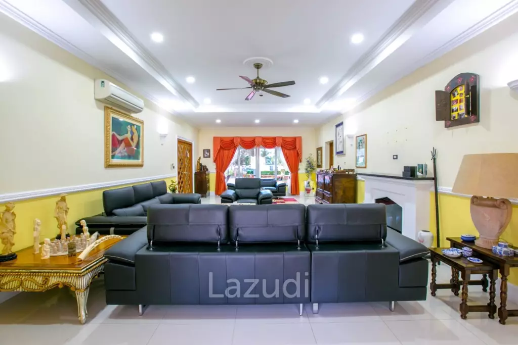 Pool Villa Full Furniture for Sale in East Pattaya