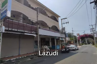 3 Storey Shop house building for Sale