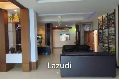 3 Storey Shop house building for Sale