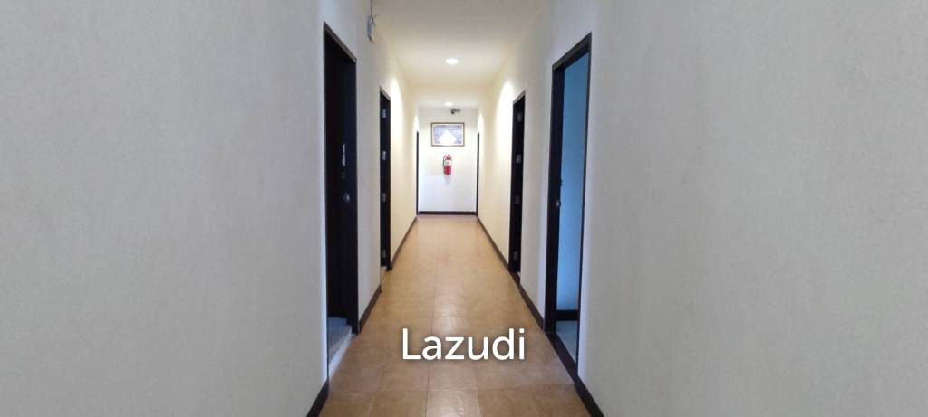 3 Storey Shop house building for Sale