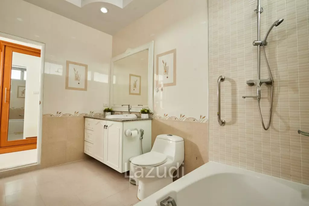Pool Villa House for Rent in South of Pattaya