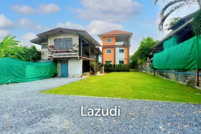 3 Storey Detached House with a wide Garden