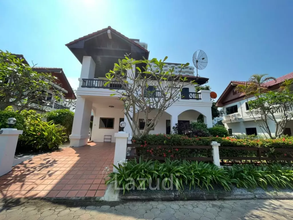 3 Bedrooms 200 SQ.M House in Na Jomtien