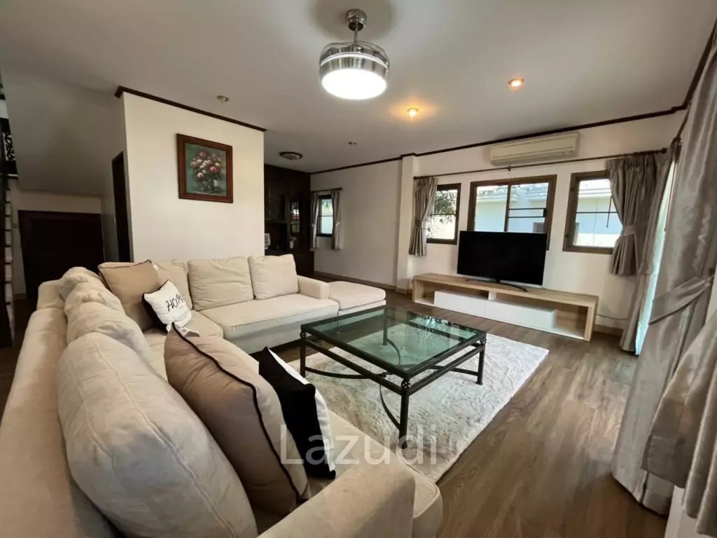 3 Bedrooms 200 SQ.M House in Na Jomtien