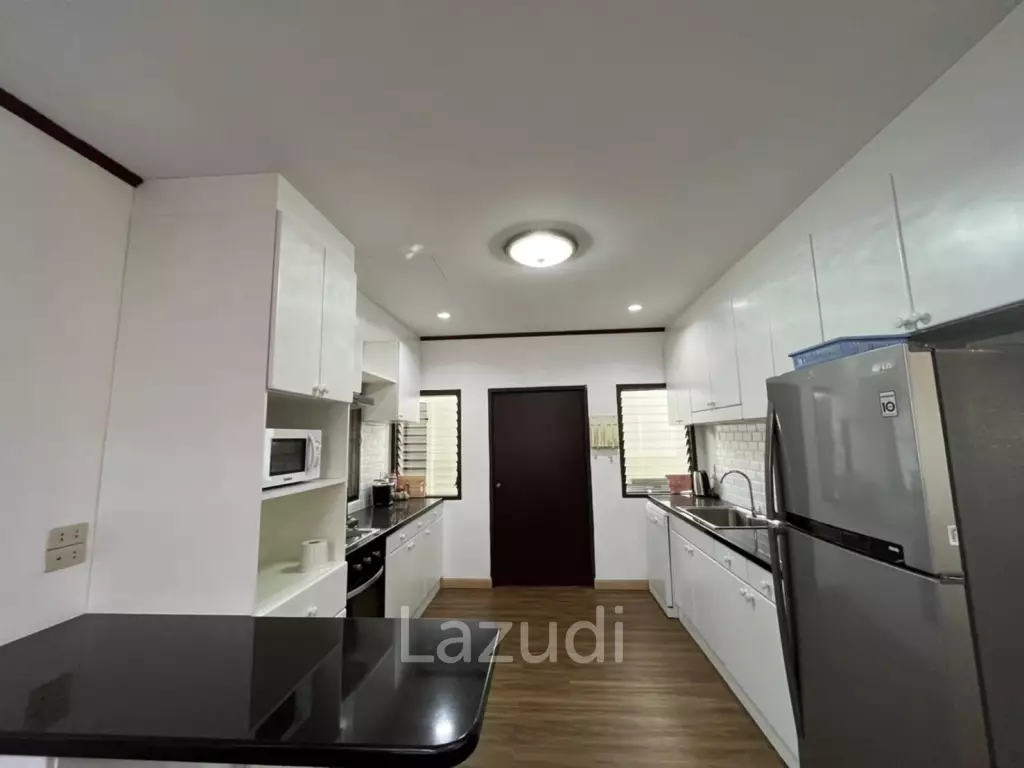 3 Bedrooms 200 SQ.M House in Na Jomtien