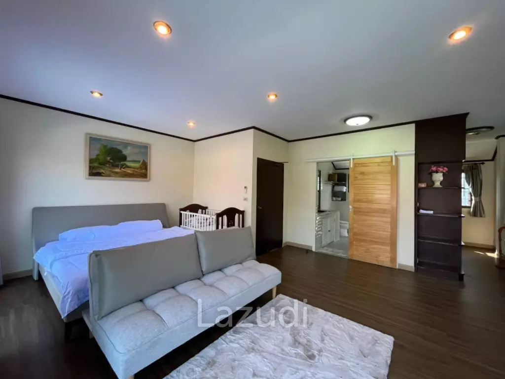3 Bedrooms 200 SQ.M House in Na Jomtien