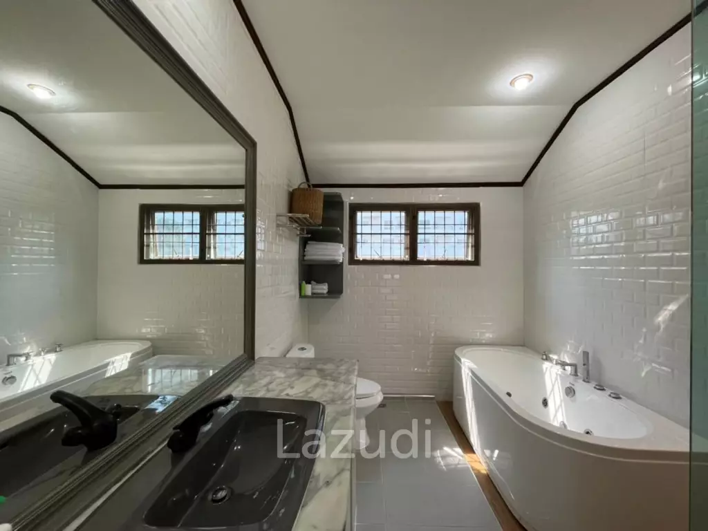 3 Bedrooms 200 SQ.M House in Na Jomtien