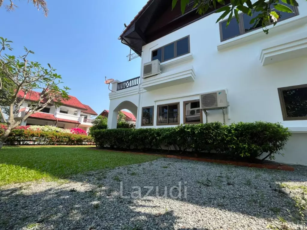 3 Bedrooms 200 SQ.M House in Na Jomtien