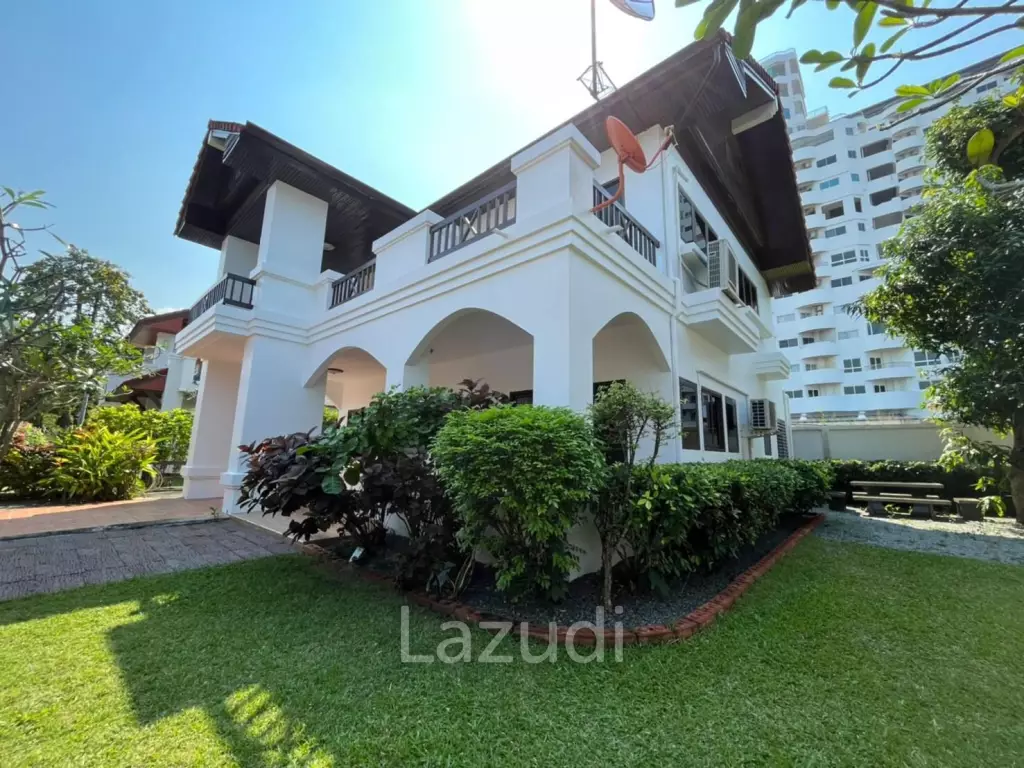 3 Bedrooms 200 SQ.M House in Na Jomtien