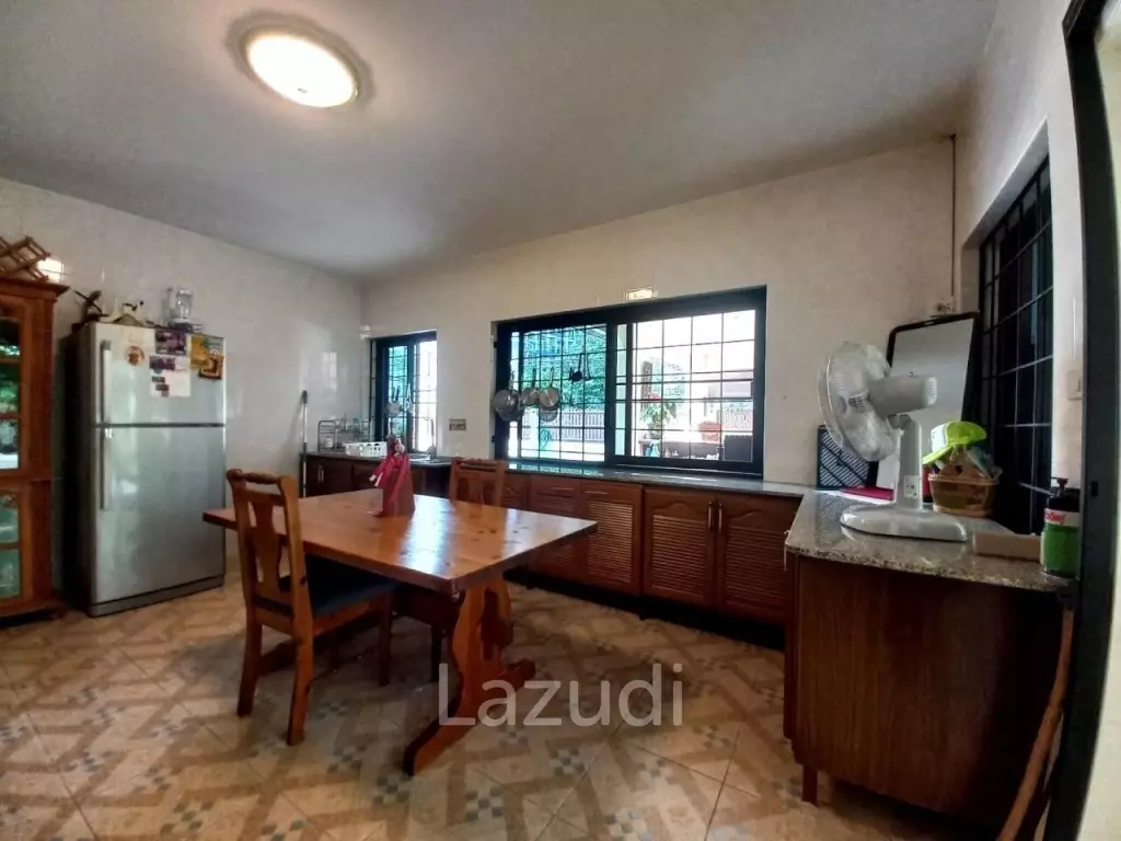 4 Bedrooms Pratumnak House for Sale