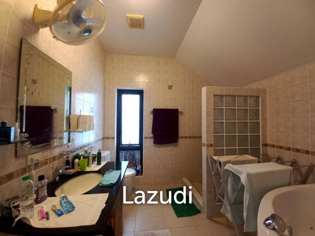 4 Bedrooms Pratumnak House for Sale