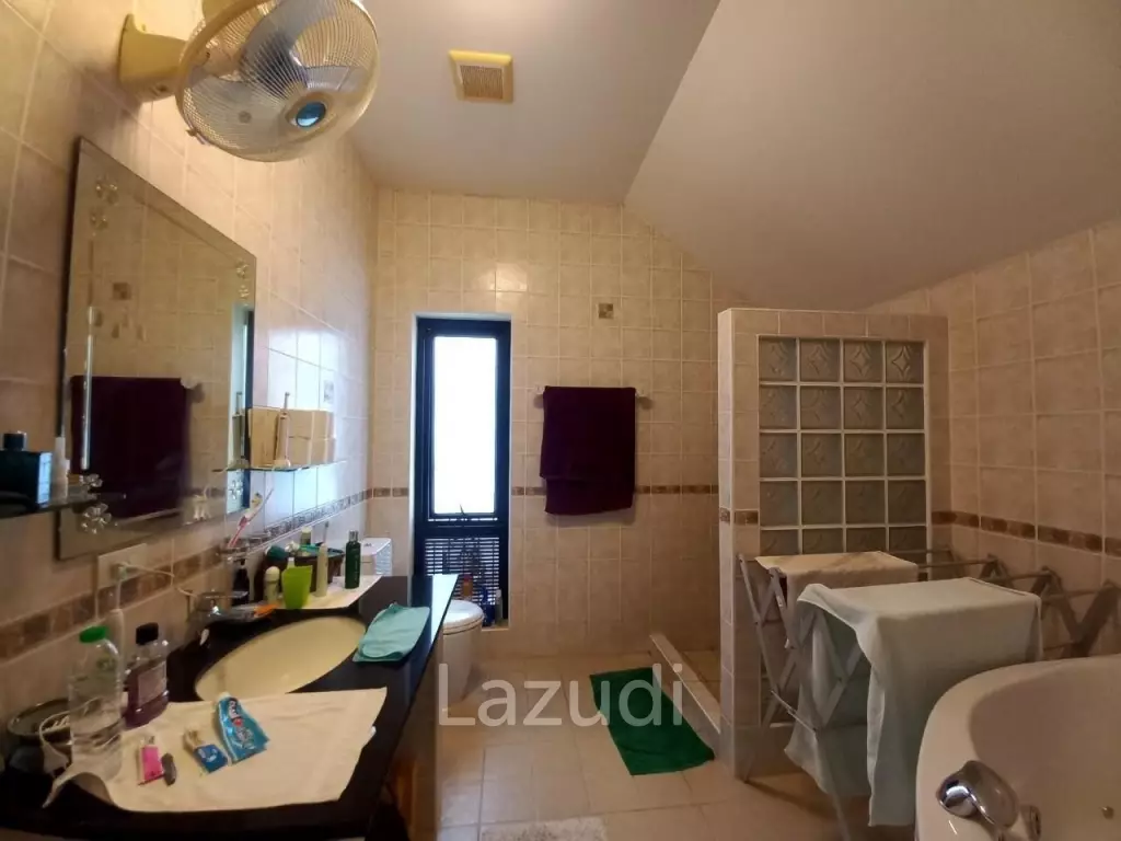 4 Bedrooms Pratumnak House for Sale