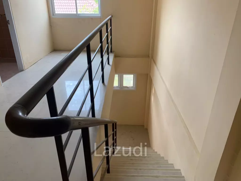 Double Unit Shophouse for Sale in Sattahip