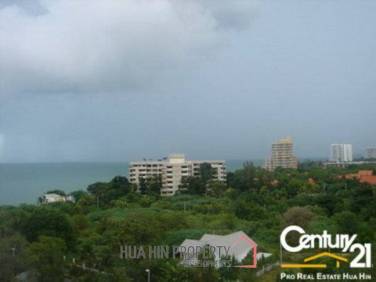 2 bedroom Condominium with Sea Views