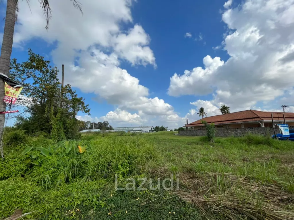 Land Including Private House for Sale in Pattaya