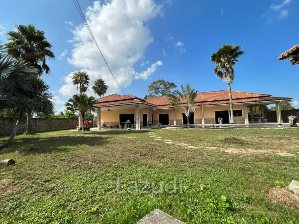 Land Including Private House for Sale in Pattaya