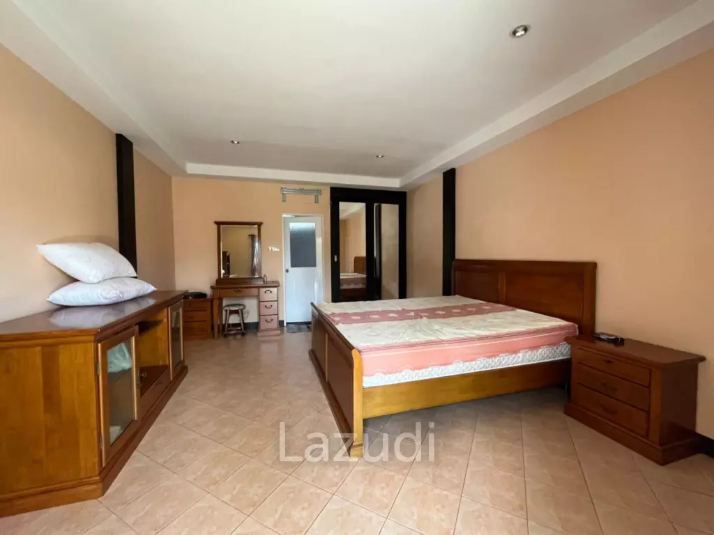Land Including Private House for Sale in Pattaya