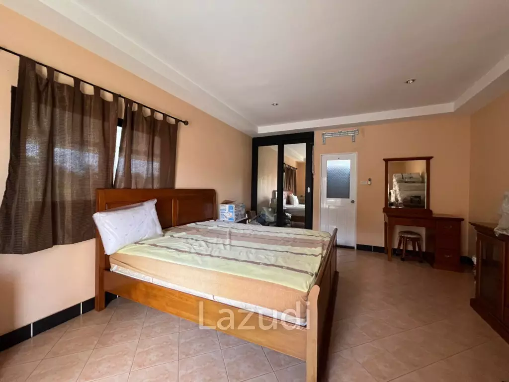 Land Including Private House for Sale in Pattaya