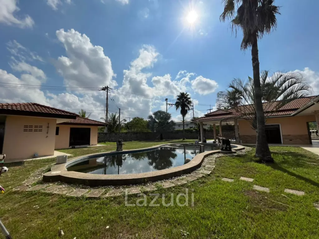 Land Including Private House for Sale in Pattaya